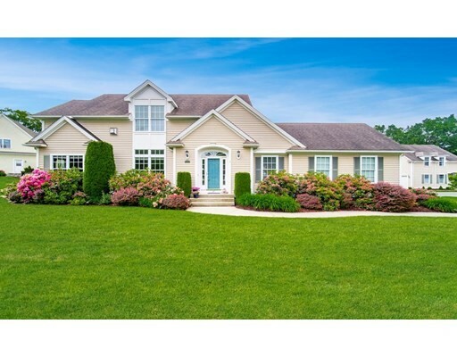 Property Photo: 27 Cypress Ln 27 MA 01095