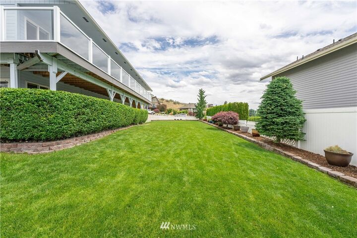 Property Photo: 305 Butte Road WA 98816