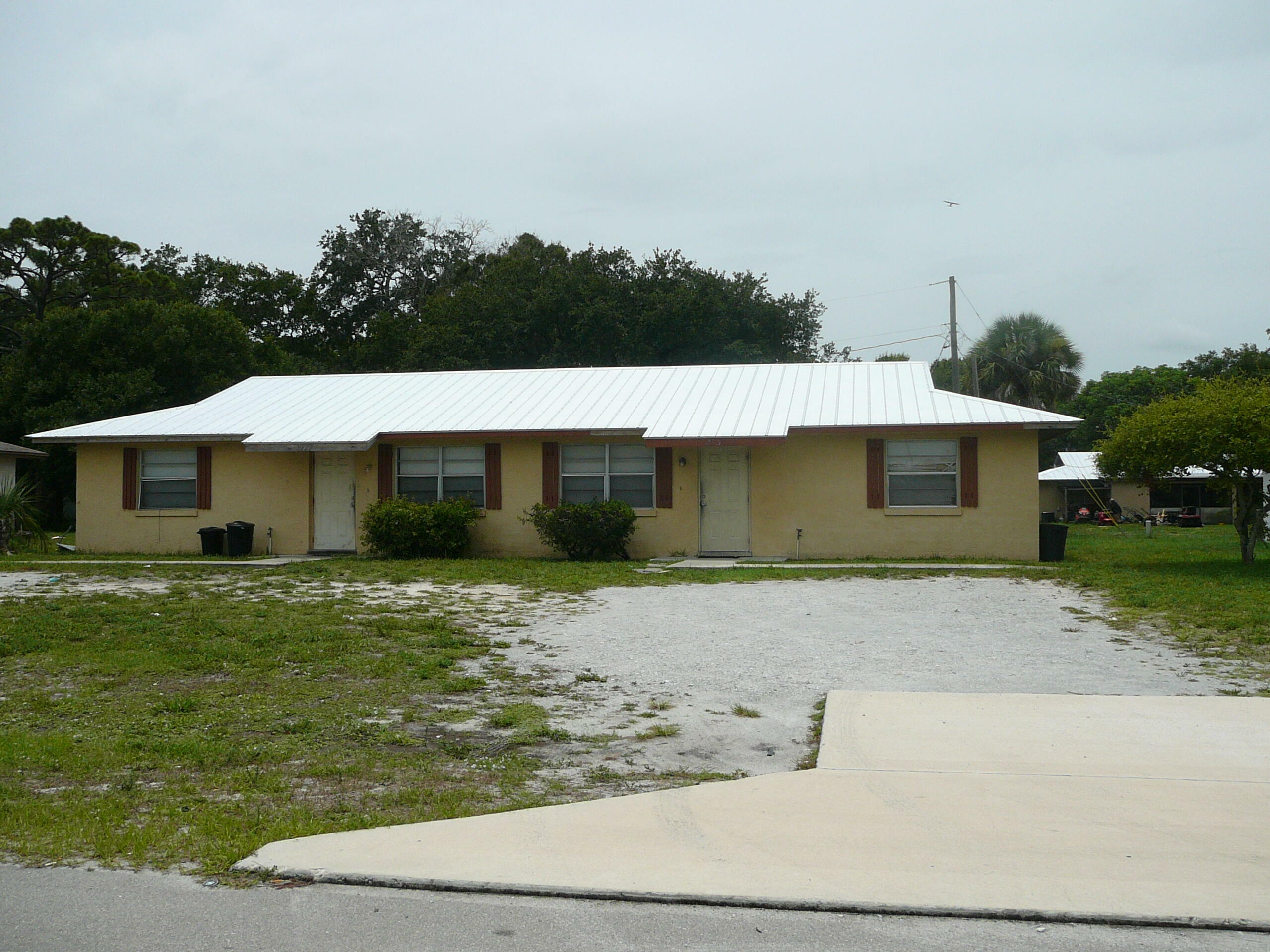 Property Photo:  2727 Cherokee Avenue  FL 34946 