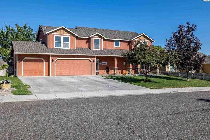 3004 S Highlands Blvd  West Richland WA 99353-7821 photo
