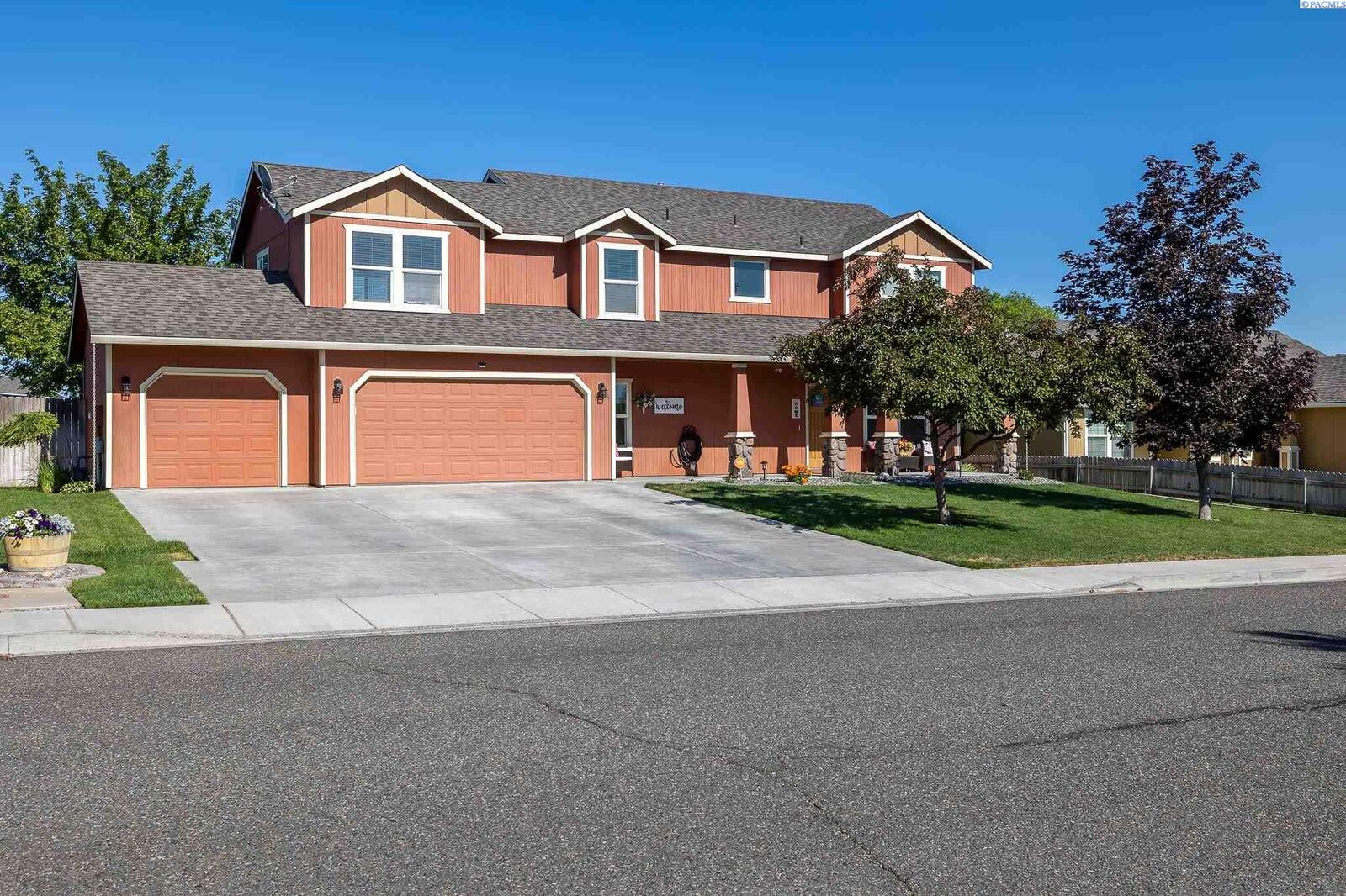 Property Photo: 3004 S Highlands Blvd WA 99353-7821