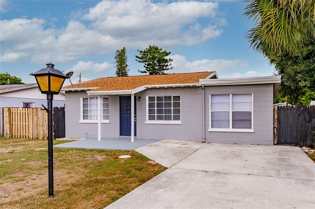 Property Photo:  5806 15th Street W  FL 34207 