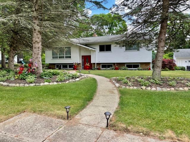 30 W Warren Avenue  Hillsdale MI 49242 photo