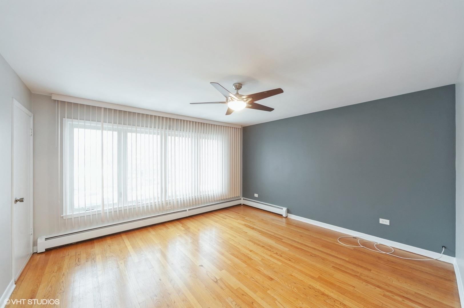 Property Photo: 5811 W Higgins Avenue 3 IL 60630