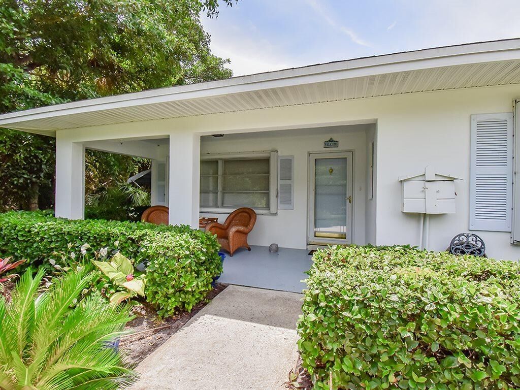 Property Photo:  936 Tides Road  FL 32963 