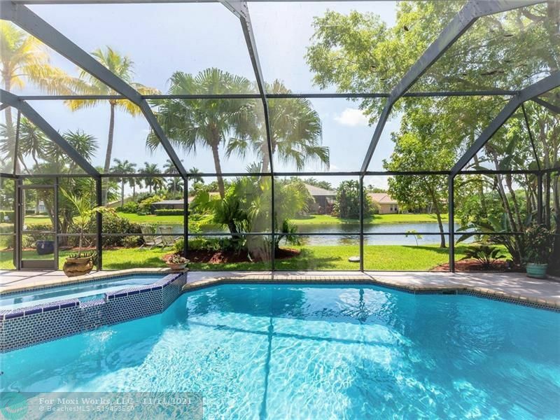 Property Photo:  1230 Fairfax Ct  FL 33326 