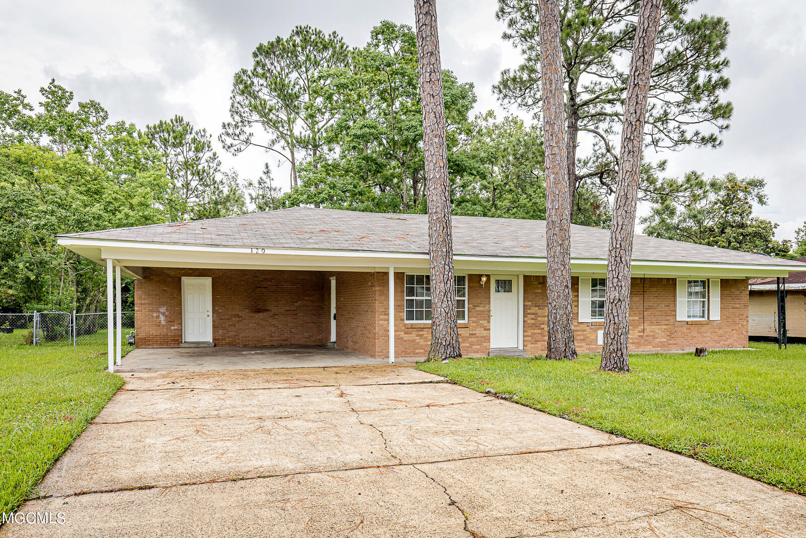 Property Photo:  120 Forest Drive  MS 39540 