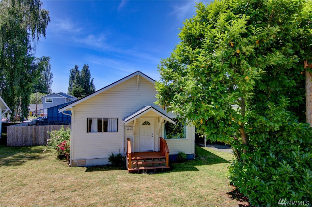 Property Photo:  115 S Ball St  WA 98273 