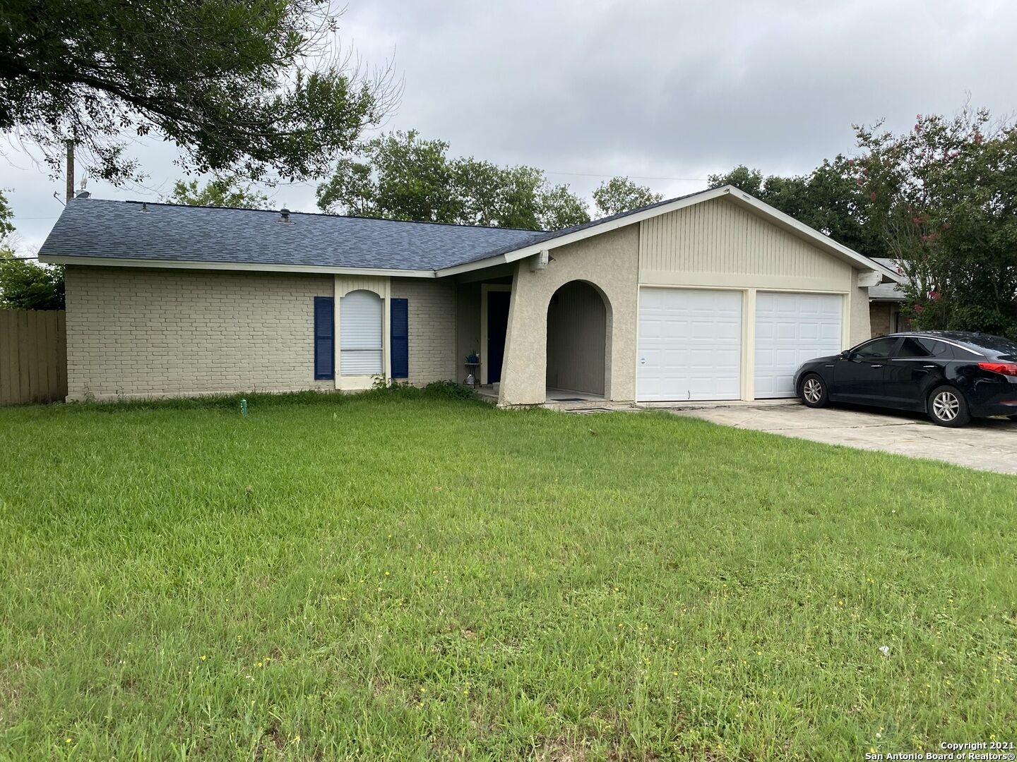 Property Photo: 2927 Wishing Lake Dr TX 78222