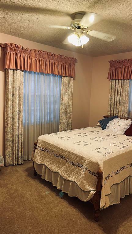 Property Photo:  205 W Cumberland Circle  FL 32779 