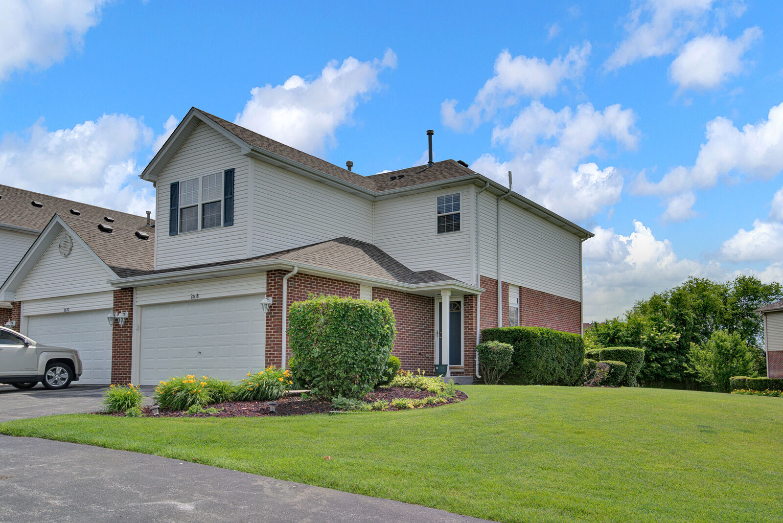 Property Photo: 2618 Foxwood Drive IL 60451