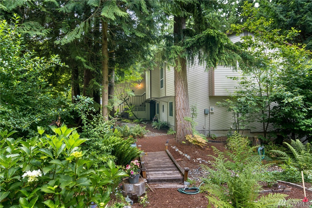 Property Photo:  6332 150th Place SW  WA 98026 