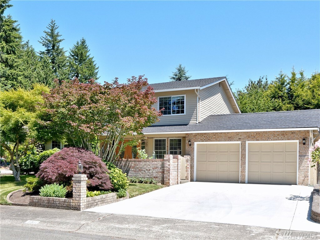 Property Photo: 17302 160th Place SE WA 98058