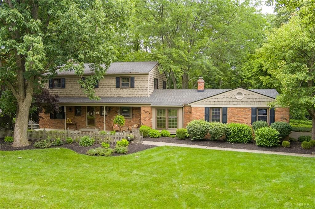 Property Photo: 427 Greensboro Drive OH 45459