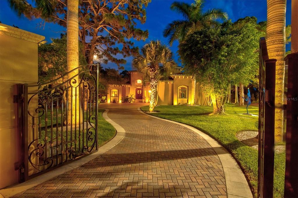 Property Photo:  1301 Ocelot Road  FL 34293 