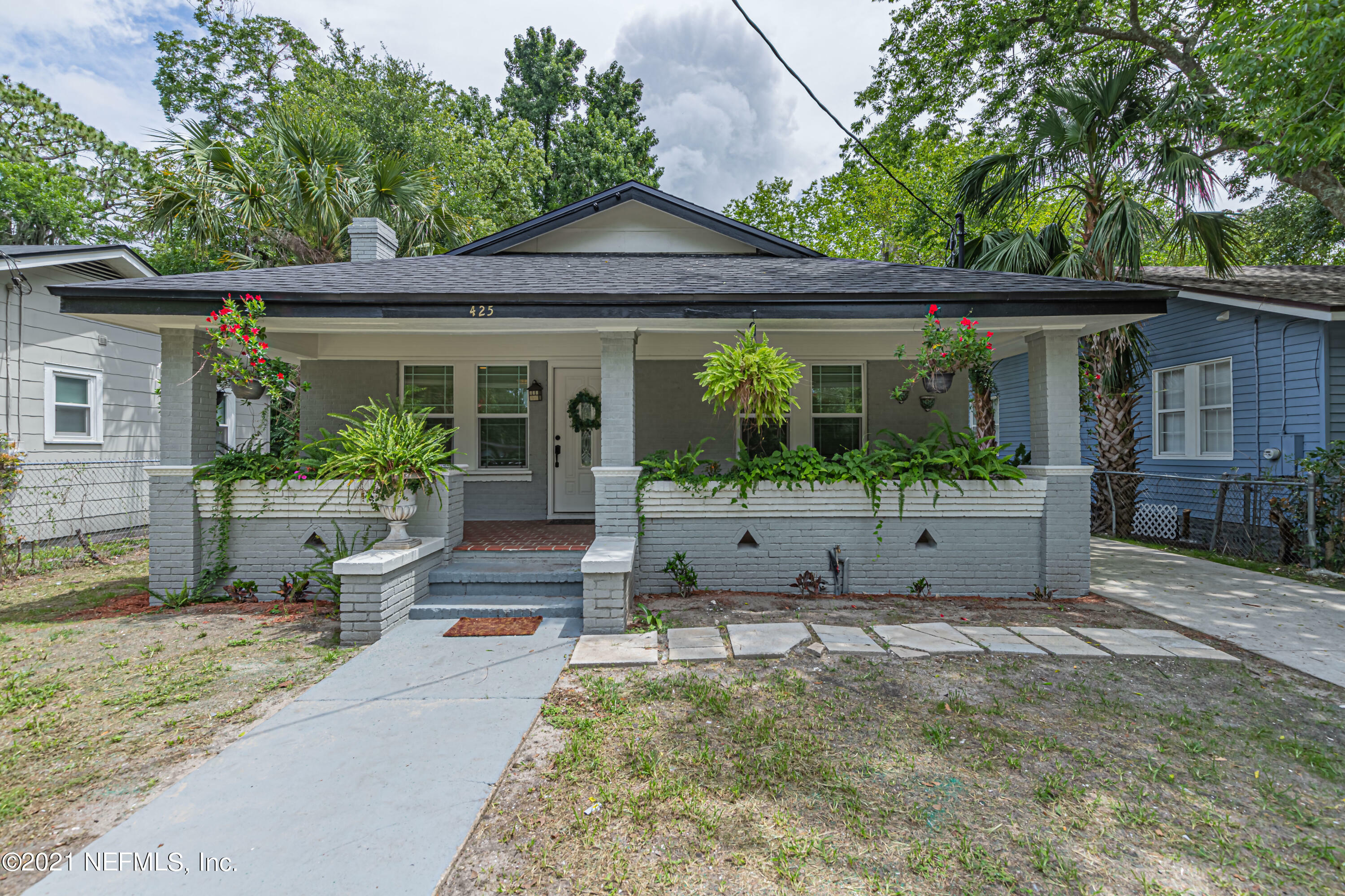 Property Photo:  425 Woodbine Street  FL 32206 