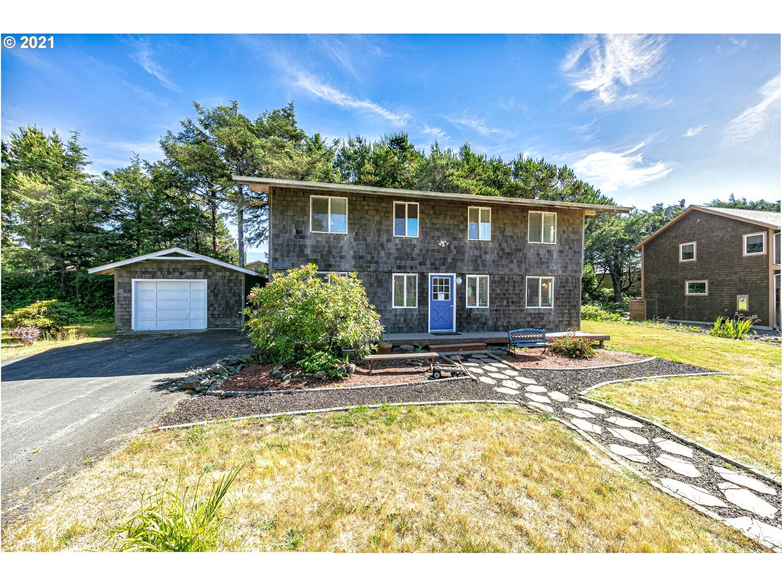 Property Photo:  8955 Pelican Ln  OR 97130 