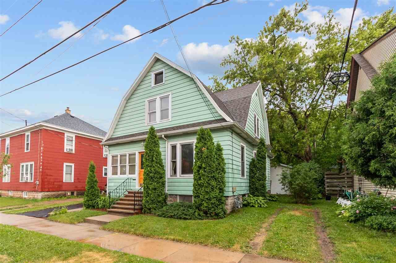 Property Photo: 104 Appleton Street WI 54952-3118