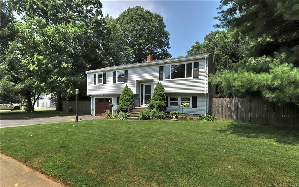 Property Photo: 10 Claremont Circle CT 06460