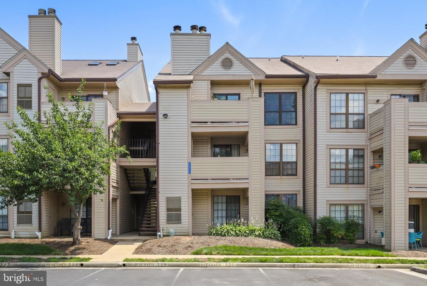 Property Photo: 6953 Mary Caroline Circle 6953H VA 22310
