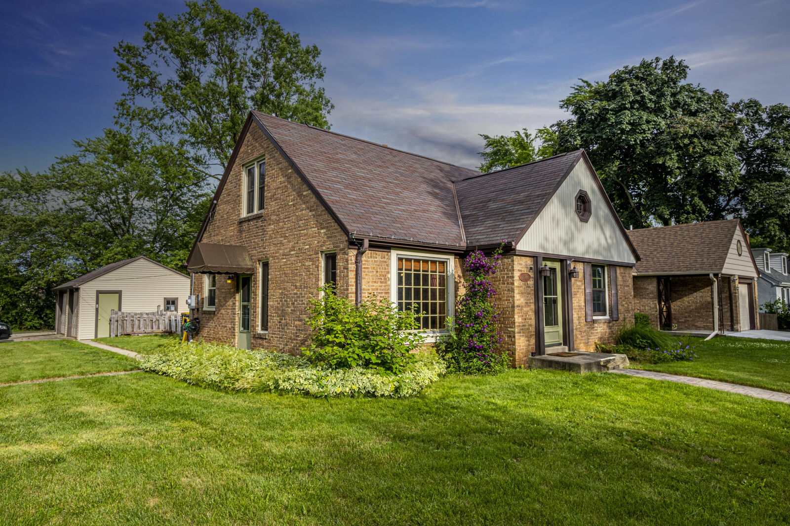 Property Photo: 4088 Glenway St WI 53222