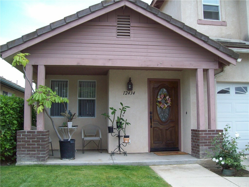 Property Photo:  12434 Reyes Street  CA 93021 