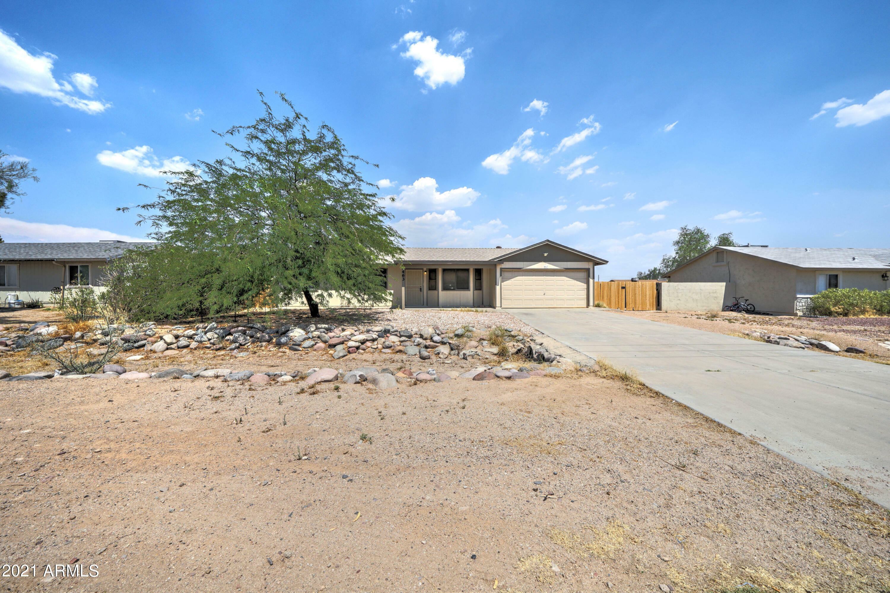 Property Photo:  463 N Merrill Road  AZ 85207 