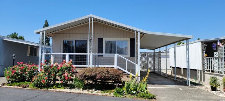 8127 C Street  Windsor CA 95492 photo