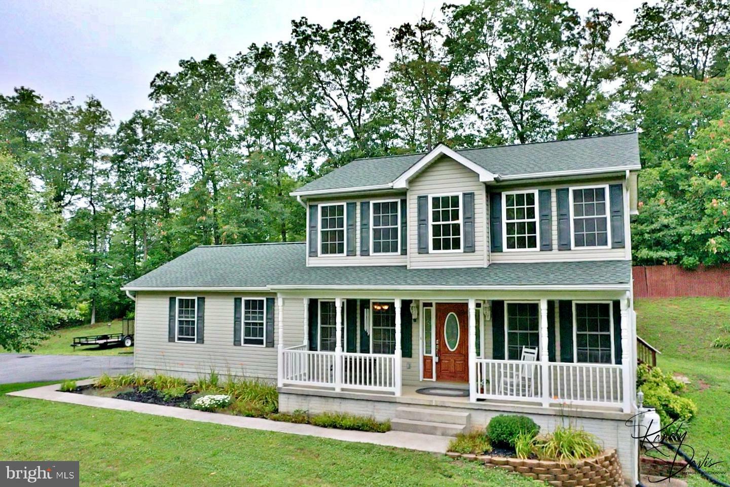Property Photo: 375 Chantilly Lane WV 25428