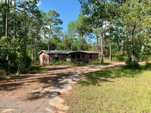 Property Photo: 3974 Leisure Lakes Drive FL 32428