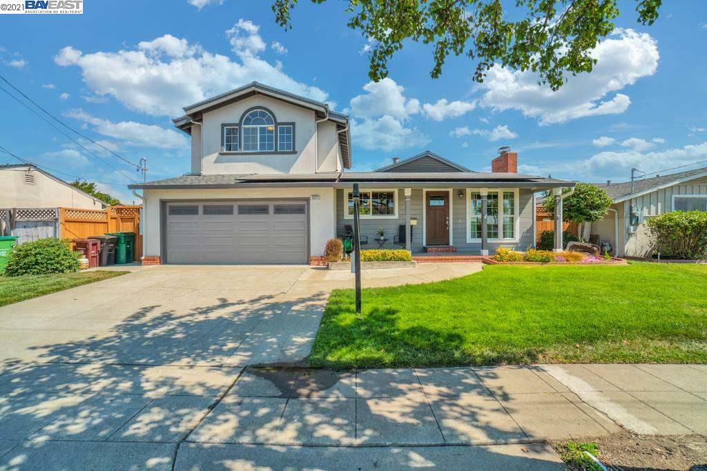 Property Photo: 1377 Thais Ln CA 94544