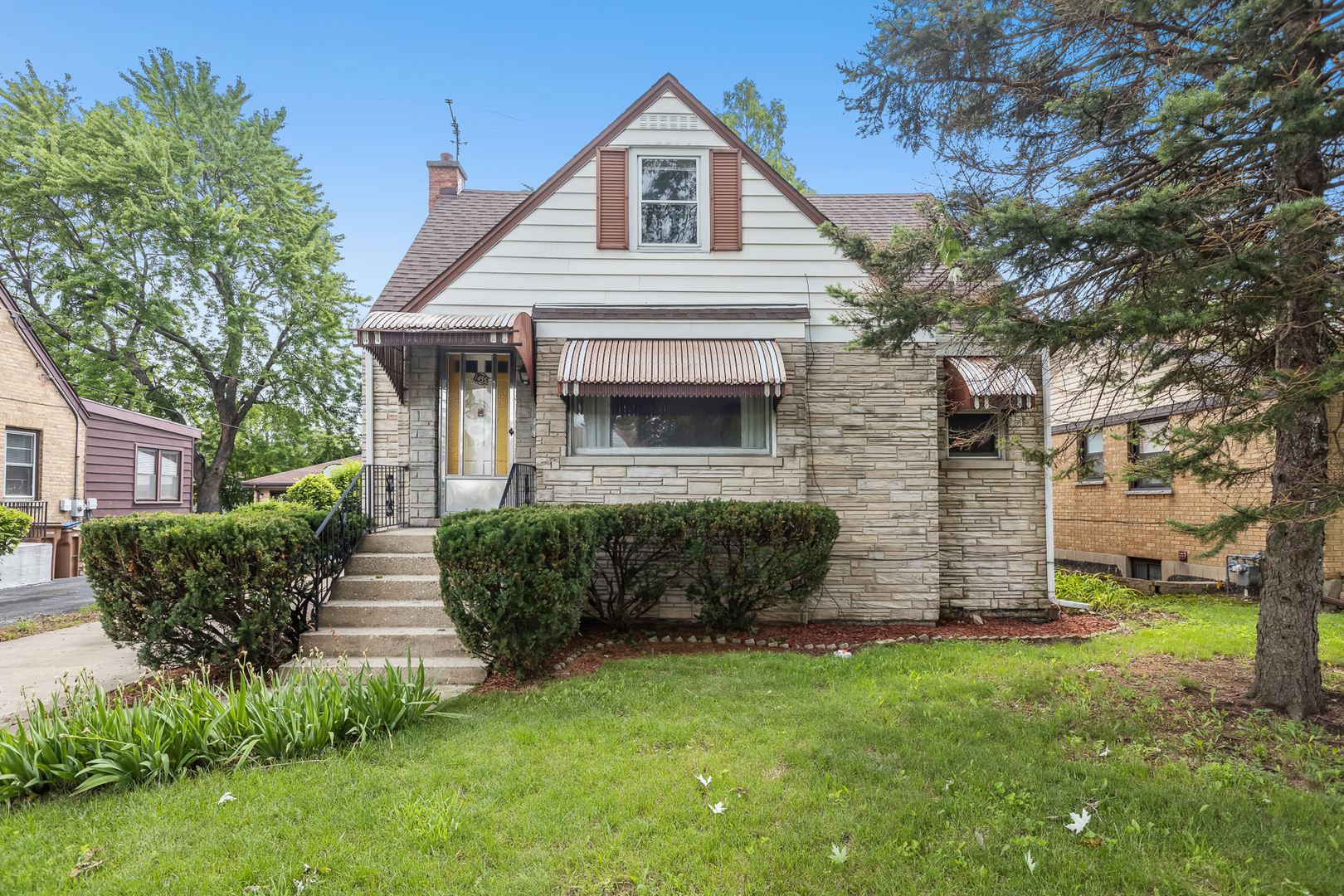 Property Photo:  1455 Morris Avenue  IL 60163 