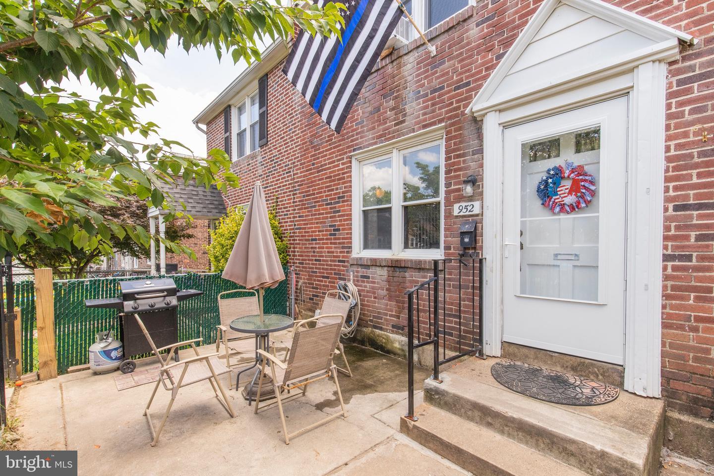 Property Photo: 952 Fairfax Road PA 19026