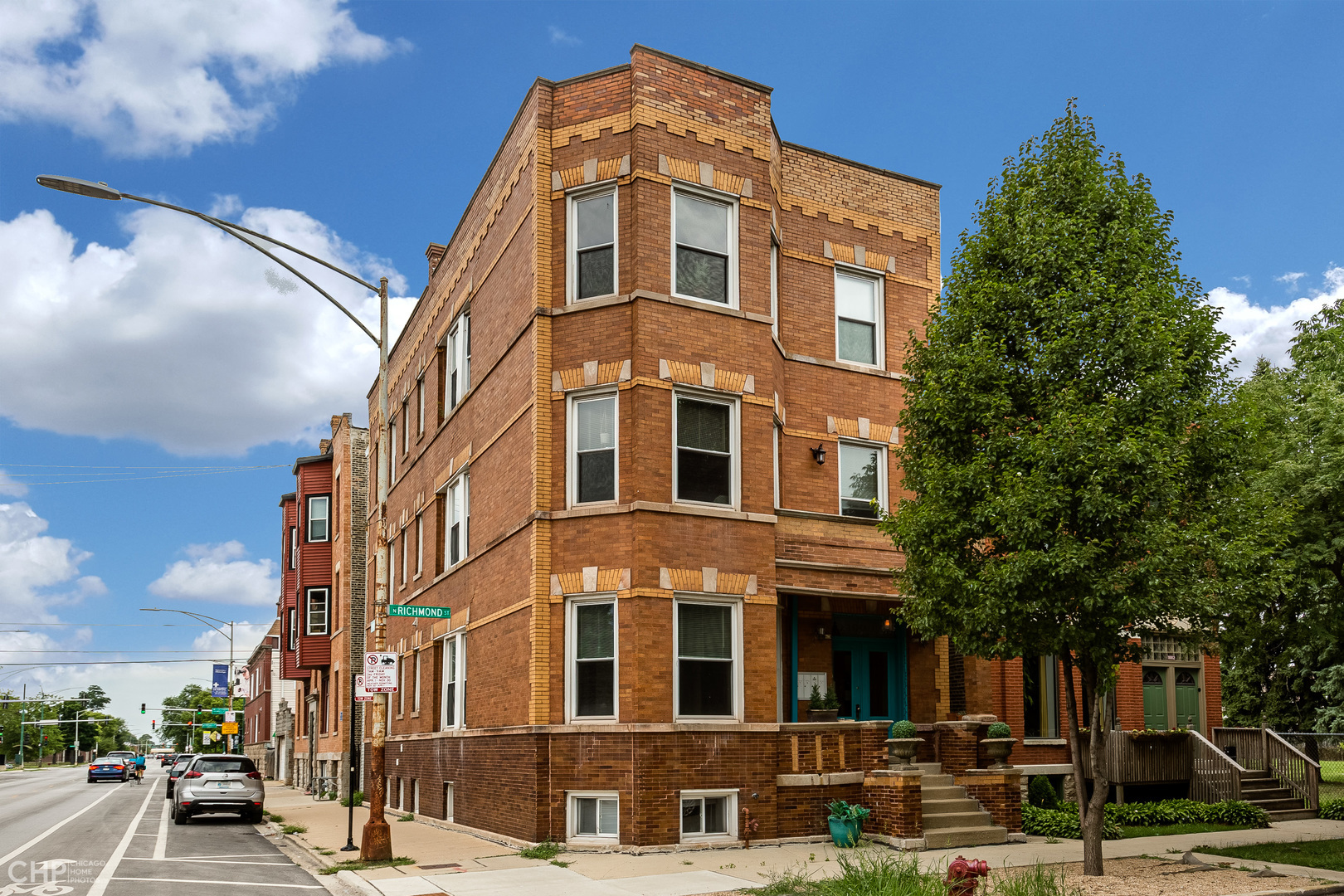 Property Photo: 1000 N Richmond Street G IL 60622