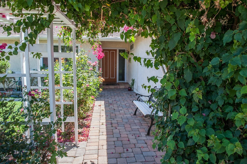 Property Photo:  30646 Rainbow View Drive  CA 91301 