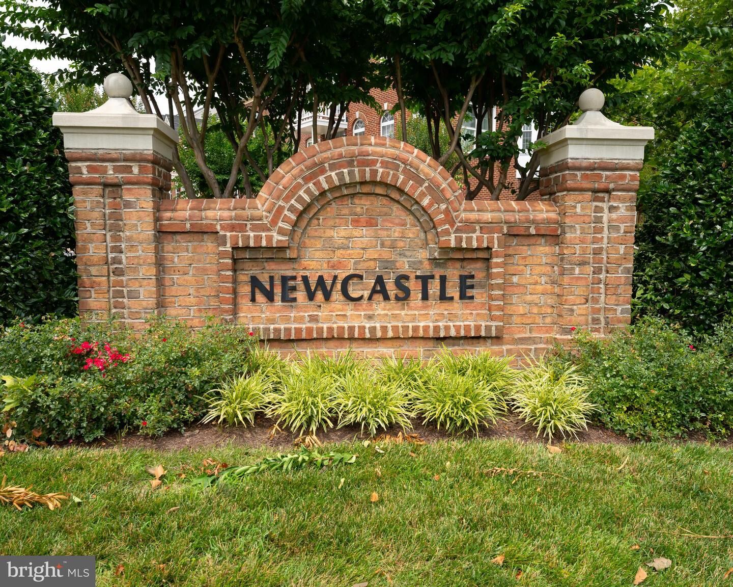 Property Photo: 6339 Dunman Way VA 22315