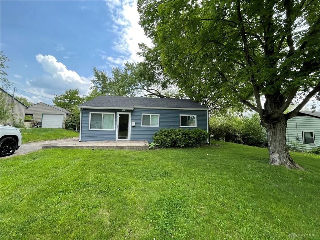 Property Photo: 4390 Curundu Avenue OH 45416