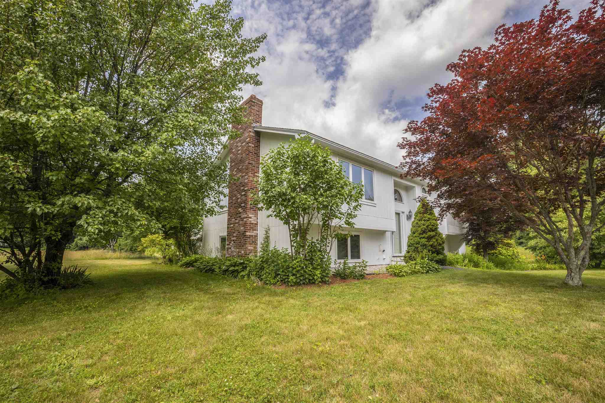 Property Photo:  3 Newhouse Drive  NH 03038 