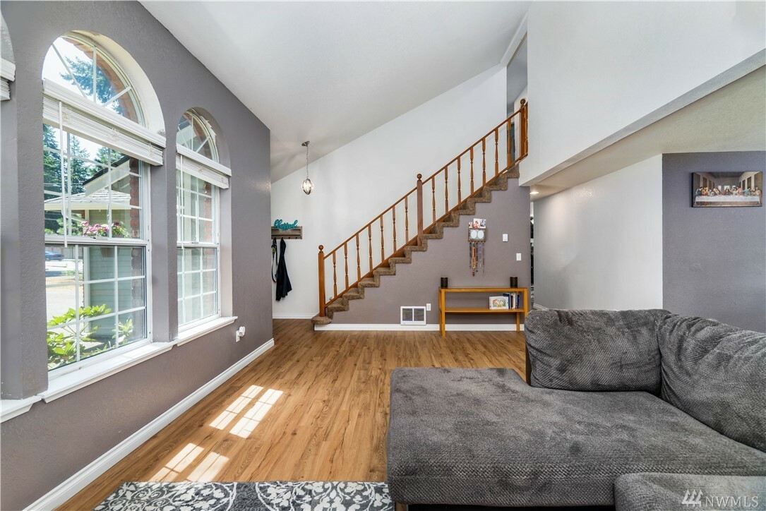 Property Photo:  3003 31st Ave SE  WA 98374 