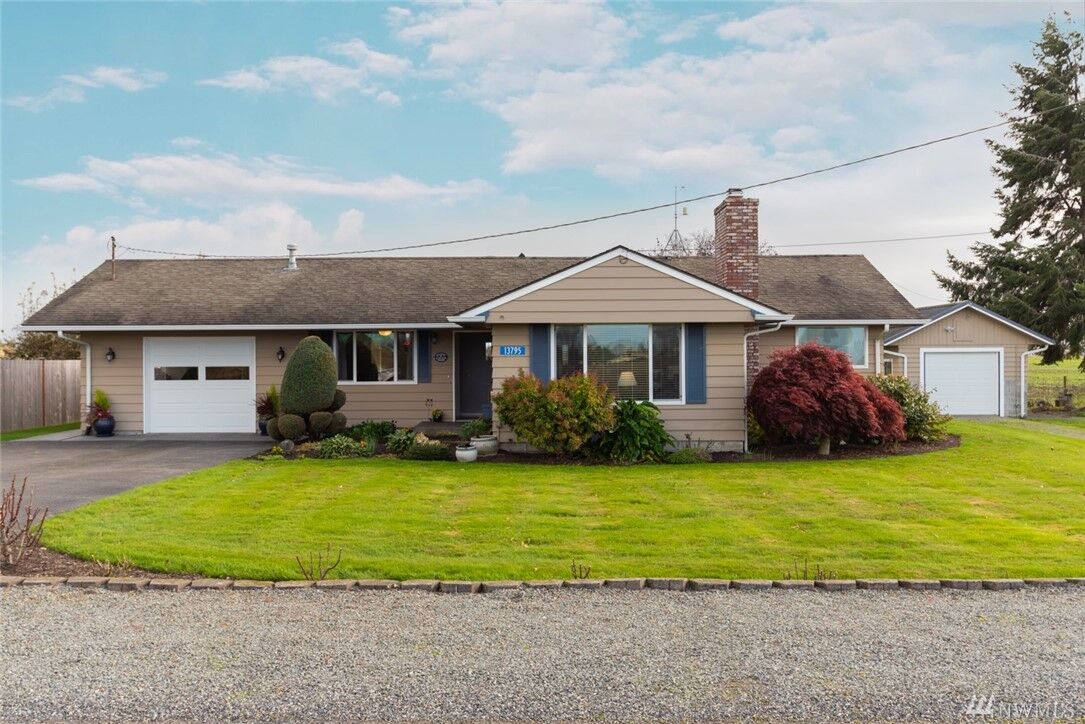 Property Photo: 13795 Bradshaw Rd WA 98273