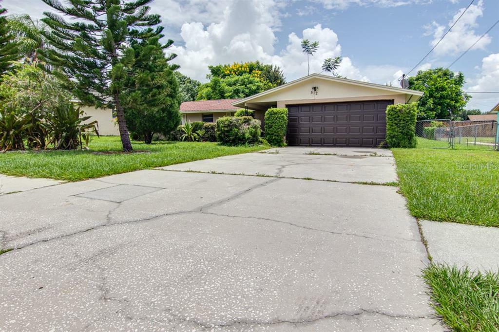 Property Photo:  512 Flamingo Drive  FL 33572 