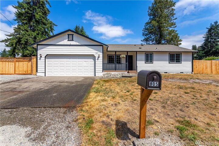 Property Photo:  805 176th St S  WA 98387 