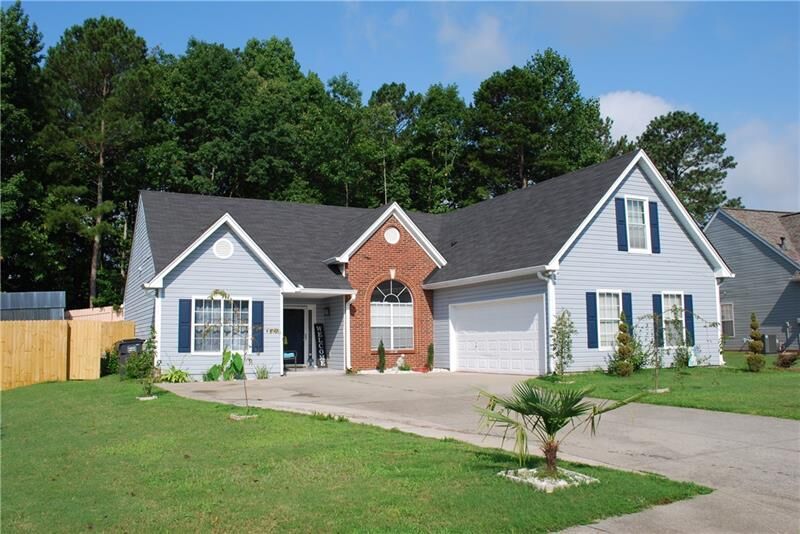 Property Photo:  2370 Heatherton Circle  GA 30019 