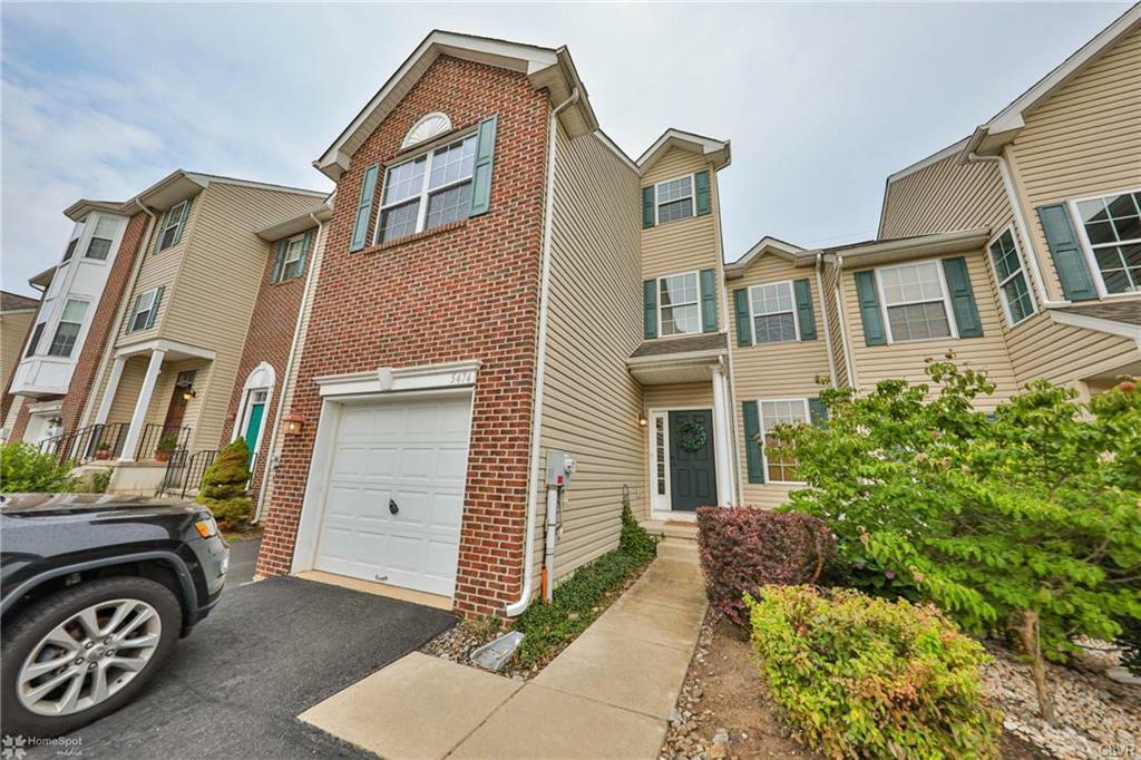 Property Photo:  5474 Spring Ridge Drive West  PA 18062 