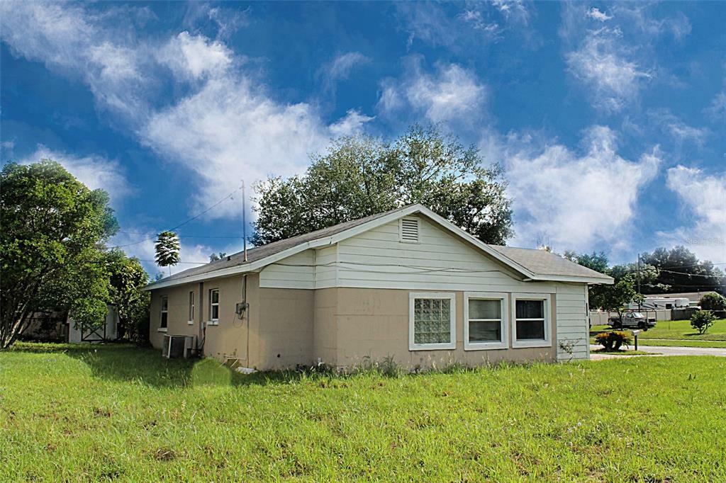 Property Photo: 1141 Carlton Avenue FL 33853