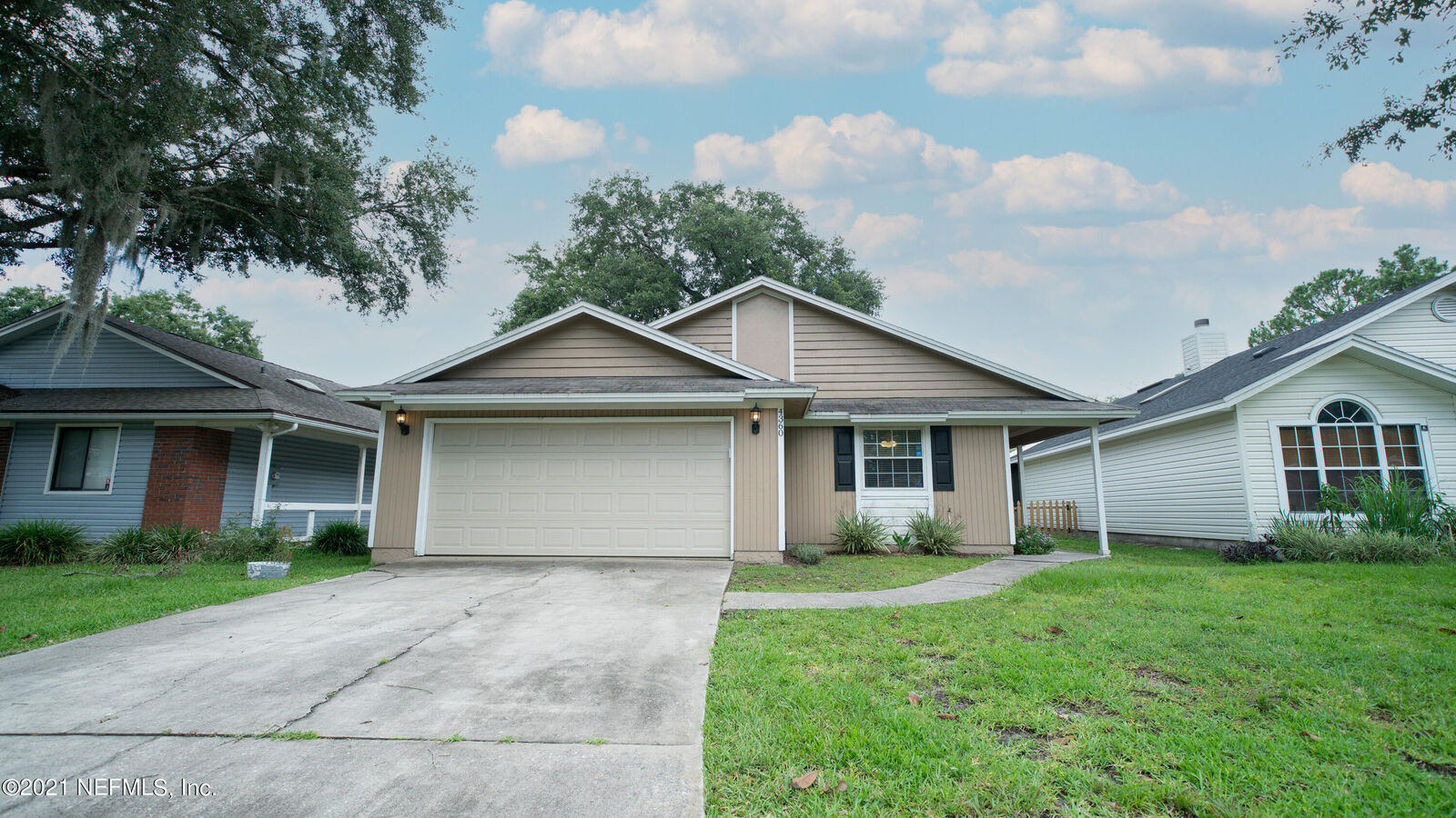 Property Photo: 4360 Lake Woodbourne Drive FL 32217