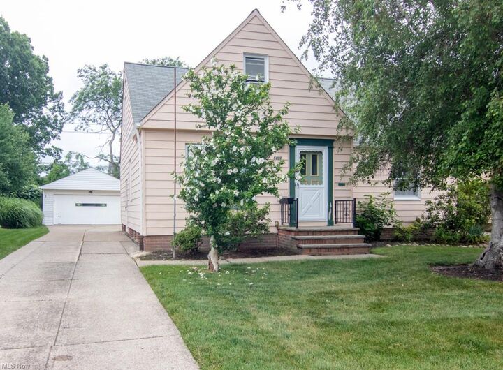 5808 Circle Drive  Mayfield Heights OH 44124 photo