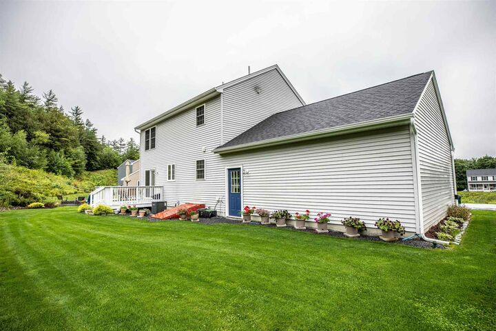 Property Photo:  16 Richfield Way  NH 03086 