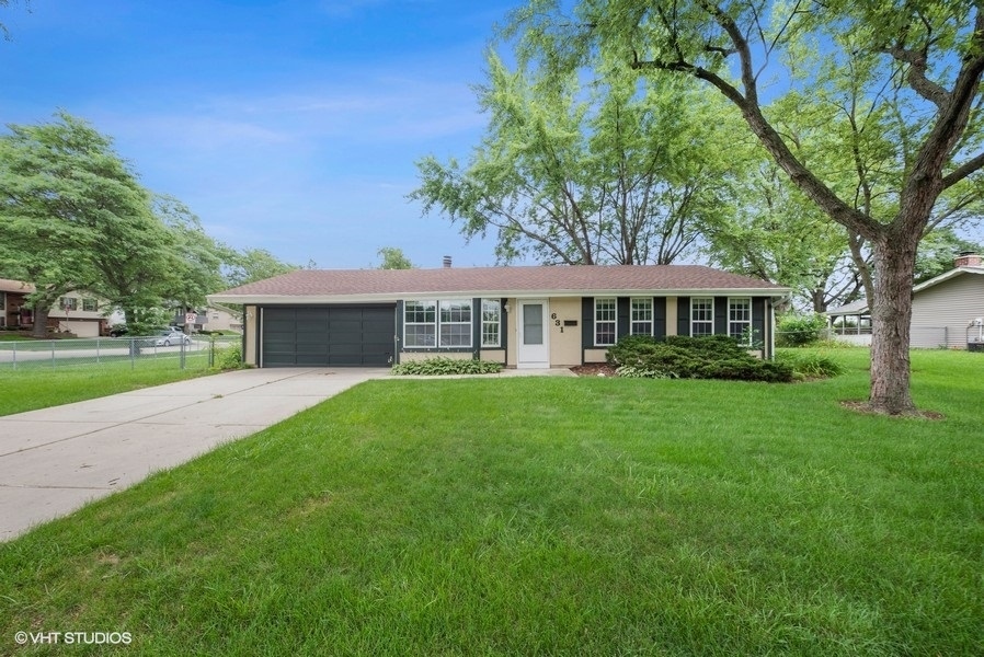 Property Photo:  631 Duxbury Lane  IL 60193 