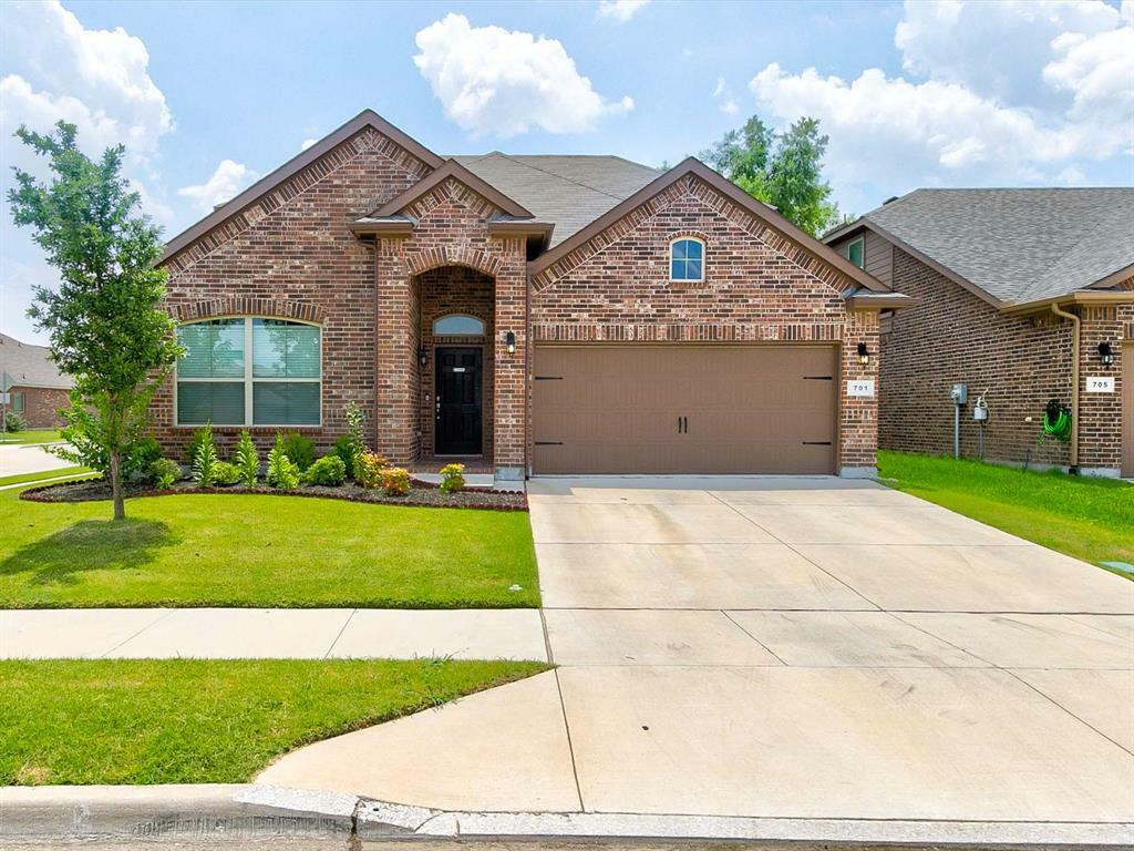 Property Photo:  701 Gold Hill Trail  TX 76052 